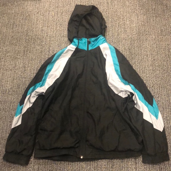 Vintage Vengo Windbreaker - Picture 1 of 3